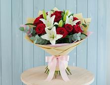 Букет цветов из:  Лилии и Розы в Садовом Воронежской области