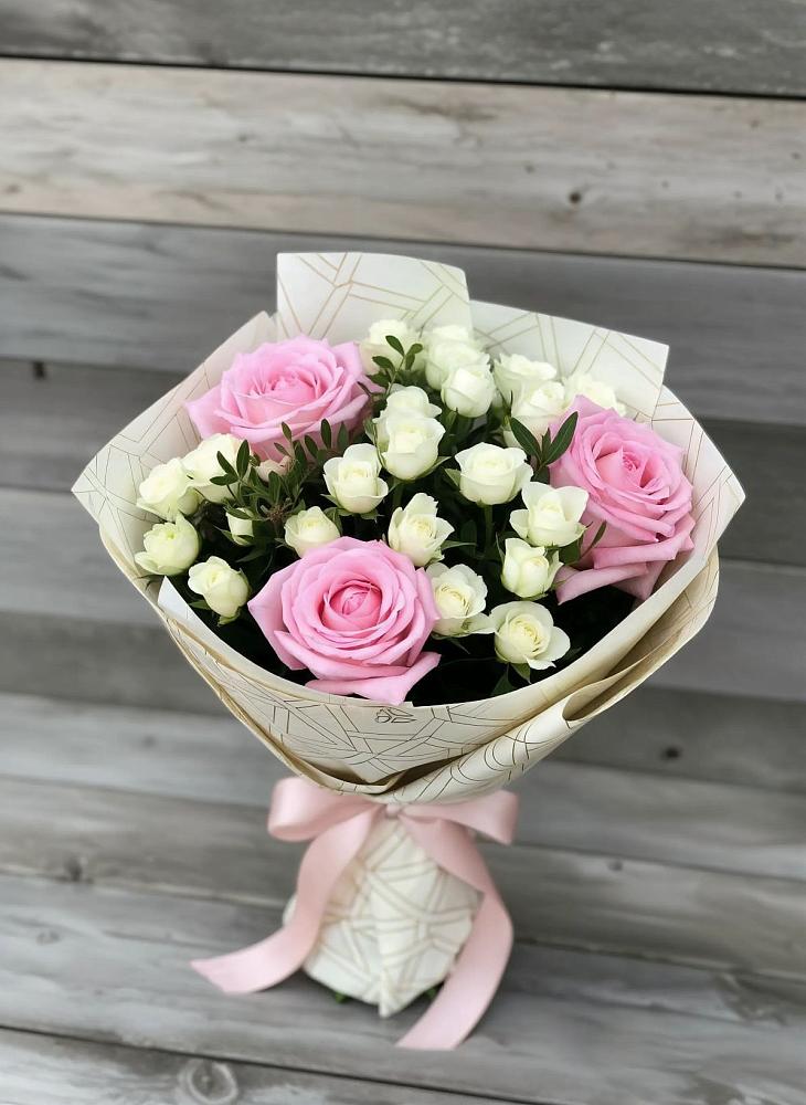 Букет цветов из: Розы в Садовом Воронежской области