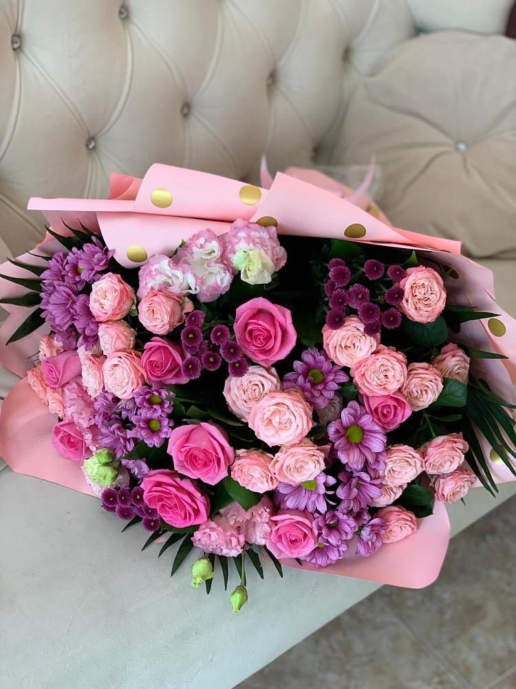 Букет цветов из: Хризантемы, Розы и Лизиантусы в Садовом Воронежской области