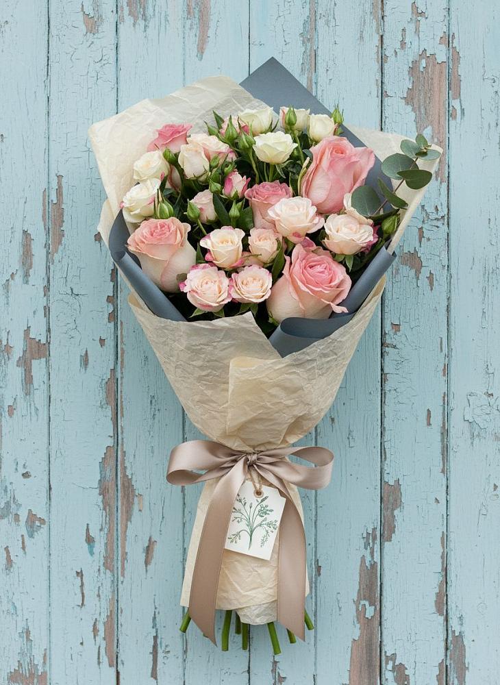 Букет цветов из: Розы в Садовом Воронежской области