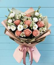 Букет цветов из:  Розы, Альстромерии и Лизиантусы в Садовом Воронежской области