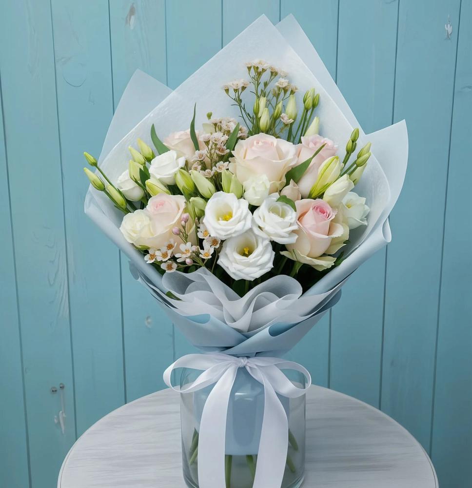 Букет цветов из: Розы и Лизиантусы в Садовом Воронежской области