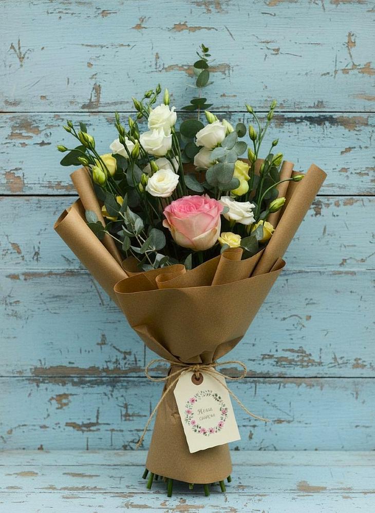 Букет цветов из: Розы и Лизиантусы в Садовом Воронежской области