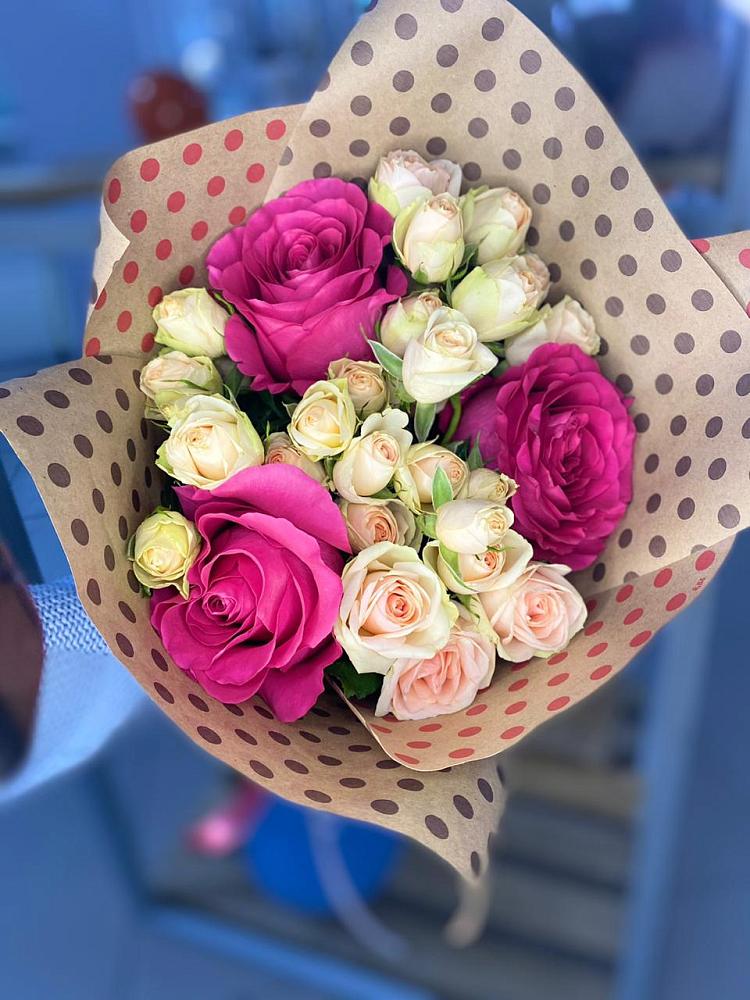 Букет цветов из: Розы в Садовом Воронежской области