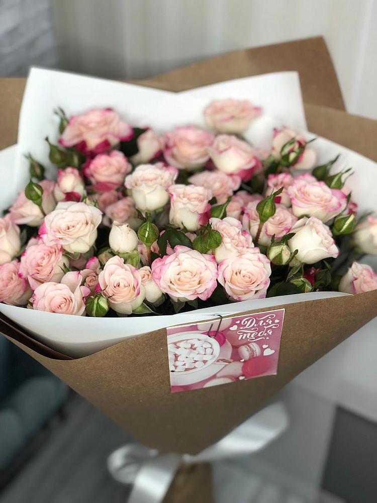 Букет цветов из: Розы в Садовом Воронежской области