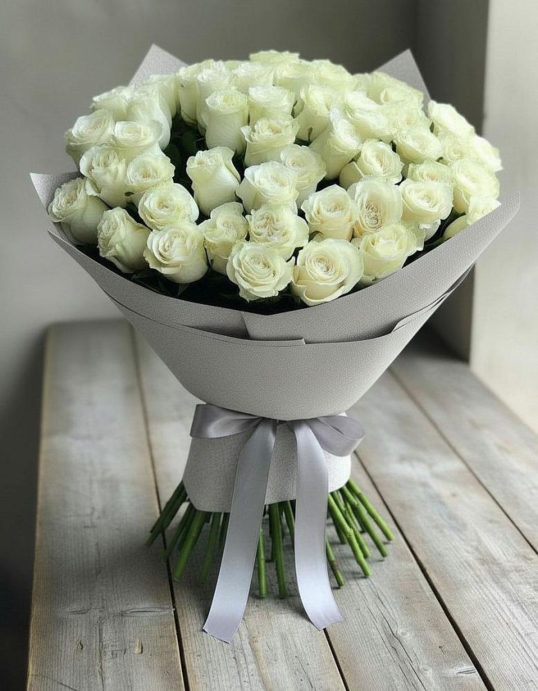 Букет 35 Белых роз в Садовом Воронежской области