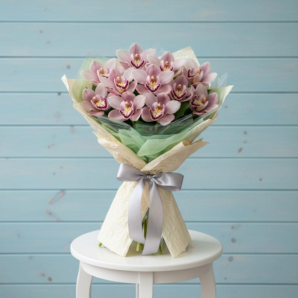 Букет цветов из: Орхидеи и Розы в Садовом Воронежской области