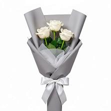 Букет 3 белые розы в Садовом Воронежской области