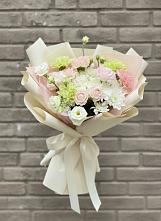 Букет цветов из:  Гвоздики, Розы, Лизиантусы и Хризантемы в Садовом Воронежской области