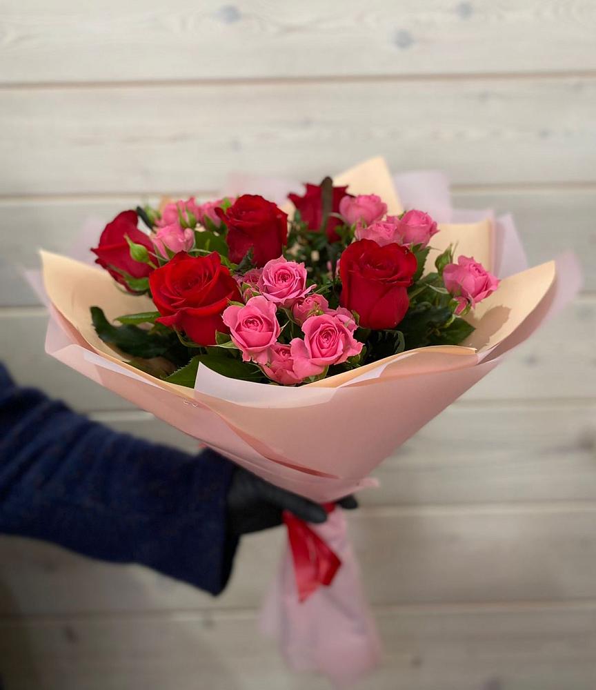 Букет цветов из: Розы в Садовом Воронежской области
