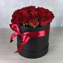 Цветочная композиция из Розы в шляпной коробке #REPLACE_PRED# Садовом Воронежской области