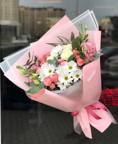 Букет цветов из: Розы, Лизиантусы и Хризантемы в Садовом Воронежской области