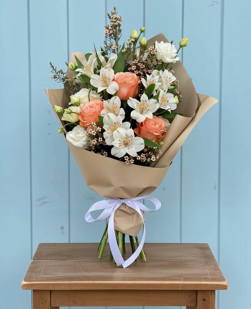 Букет цветов из: Альстромерии, Лизиантусы, Розы и Хризантемы в Садовом Воронежской области