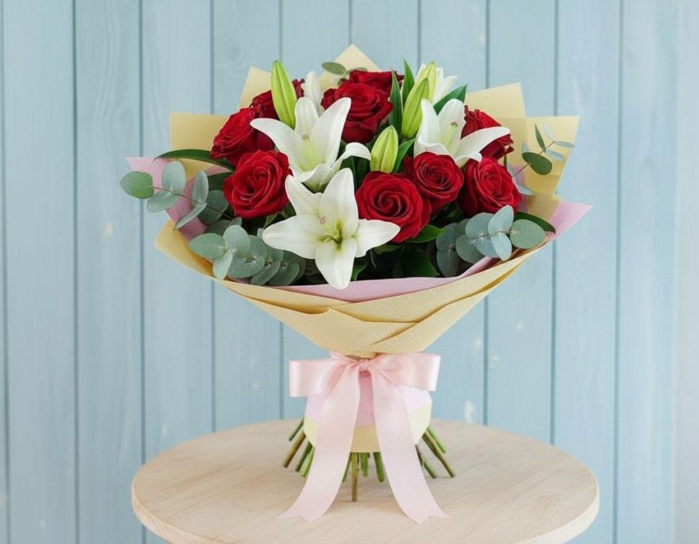 Букет цветов из: Лилии и Розы в Садовом Воронежской области